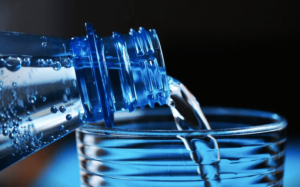 水中毒とは？熱中症対策にただやみくもに水を飲み過ぎると危険かも？！