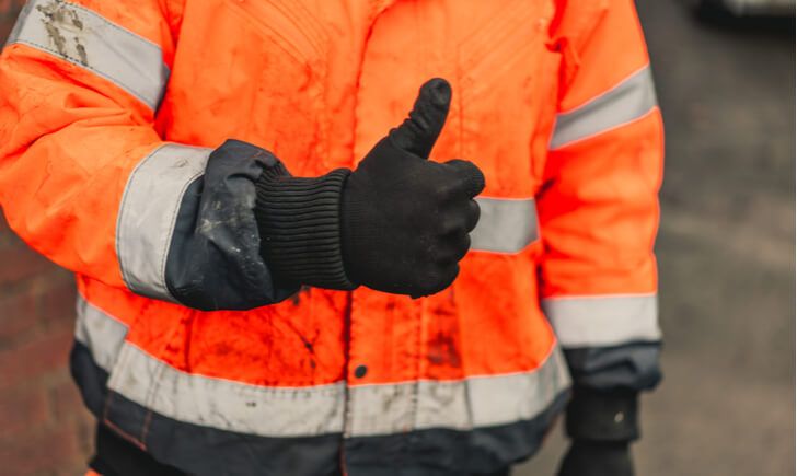 静電気防止手袋は放電NGな現場で役立つ